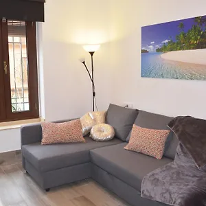 Apartamento San Jacinto Apartment Seville